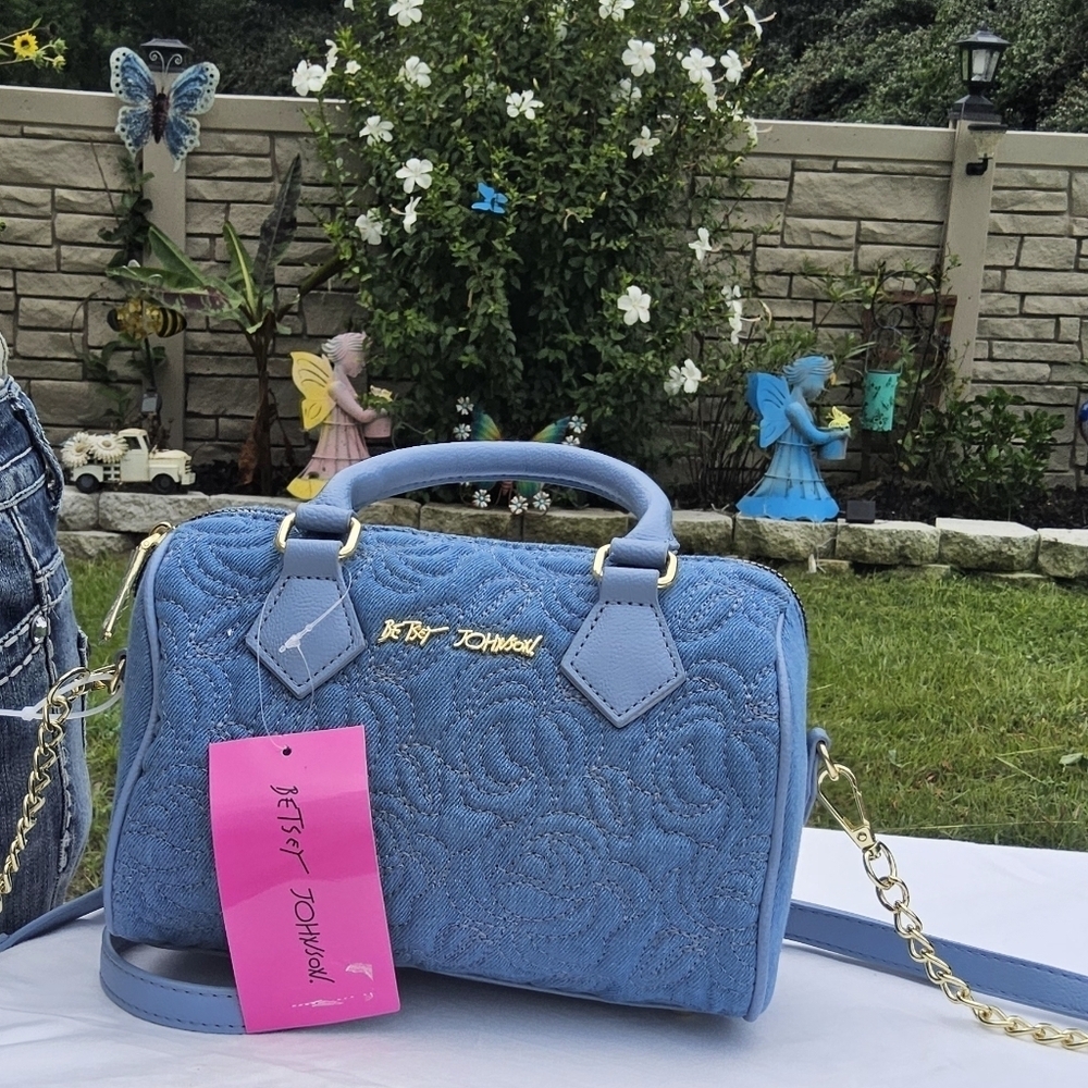 BETSEY JOHNSON BLUE BETSEY JOHNSON DENIM/ROSE EMBROIDERED CROSSBODY